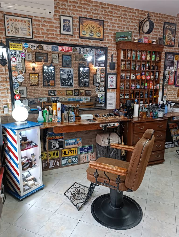 Johnny Barber Shop